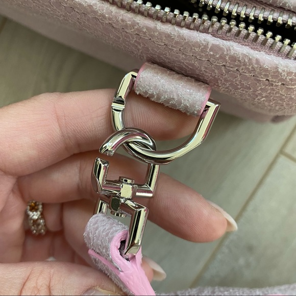 New Givenchy Pandora mini pink crackled leather bag with a shoulder strap - Picture 12 of 17